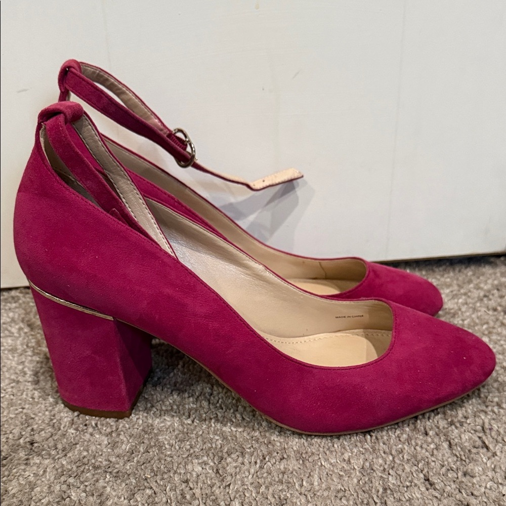 White House Black Market Fuchsia Heels - Picture 2 of 5